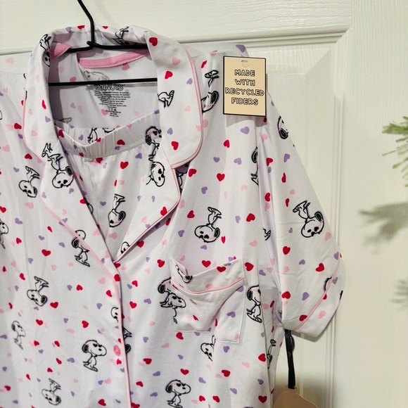 Peanuts Snoopy Hearts Women’s Pajama Set Size Large Love Gift NEW With Tags - Picture 3 of 11